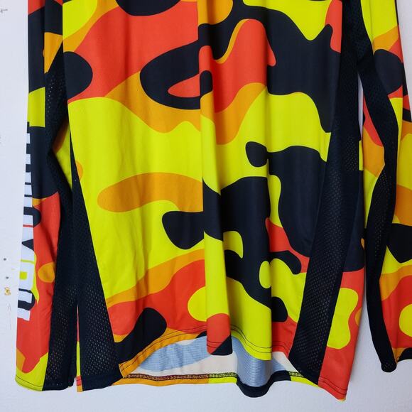 Triumph Motorcycles Lava Camo Long Sleeve Lightweight Moto Jersey Medium - Picture 5 of 12